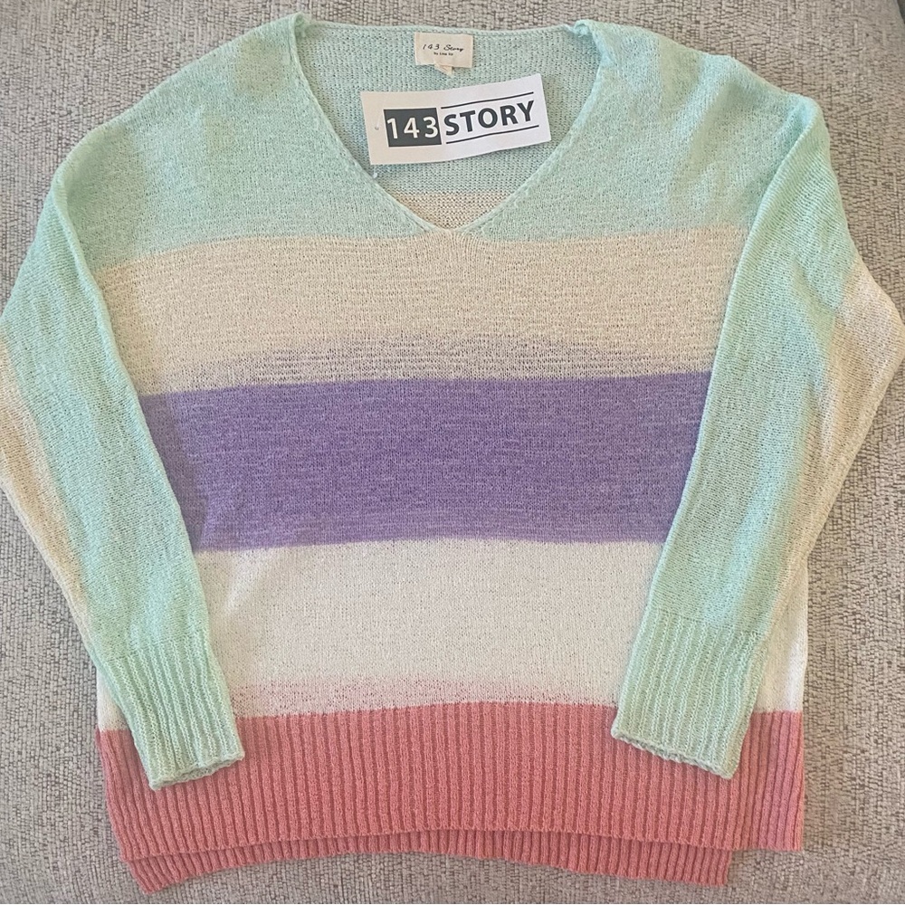 143 Story color block v-neck, lightweight sweater.